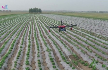 小型無人植保飛機(jī)