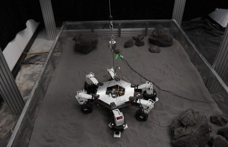 太空采礦機(jī)器人 space mining robot